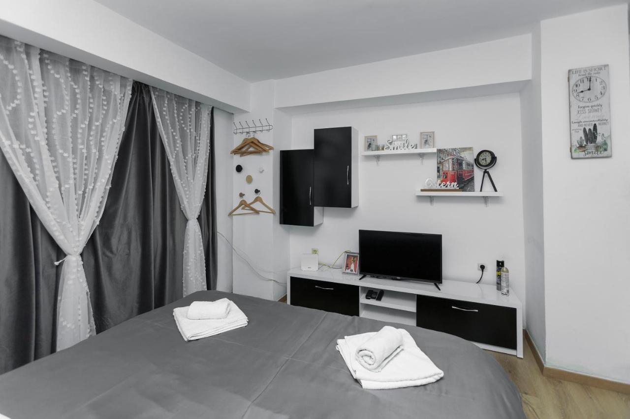 11 Steps' Lovely Studio In The Center Apartment Tirana Exterior photo